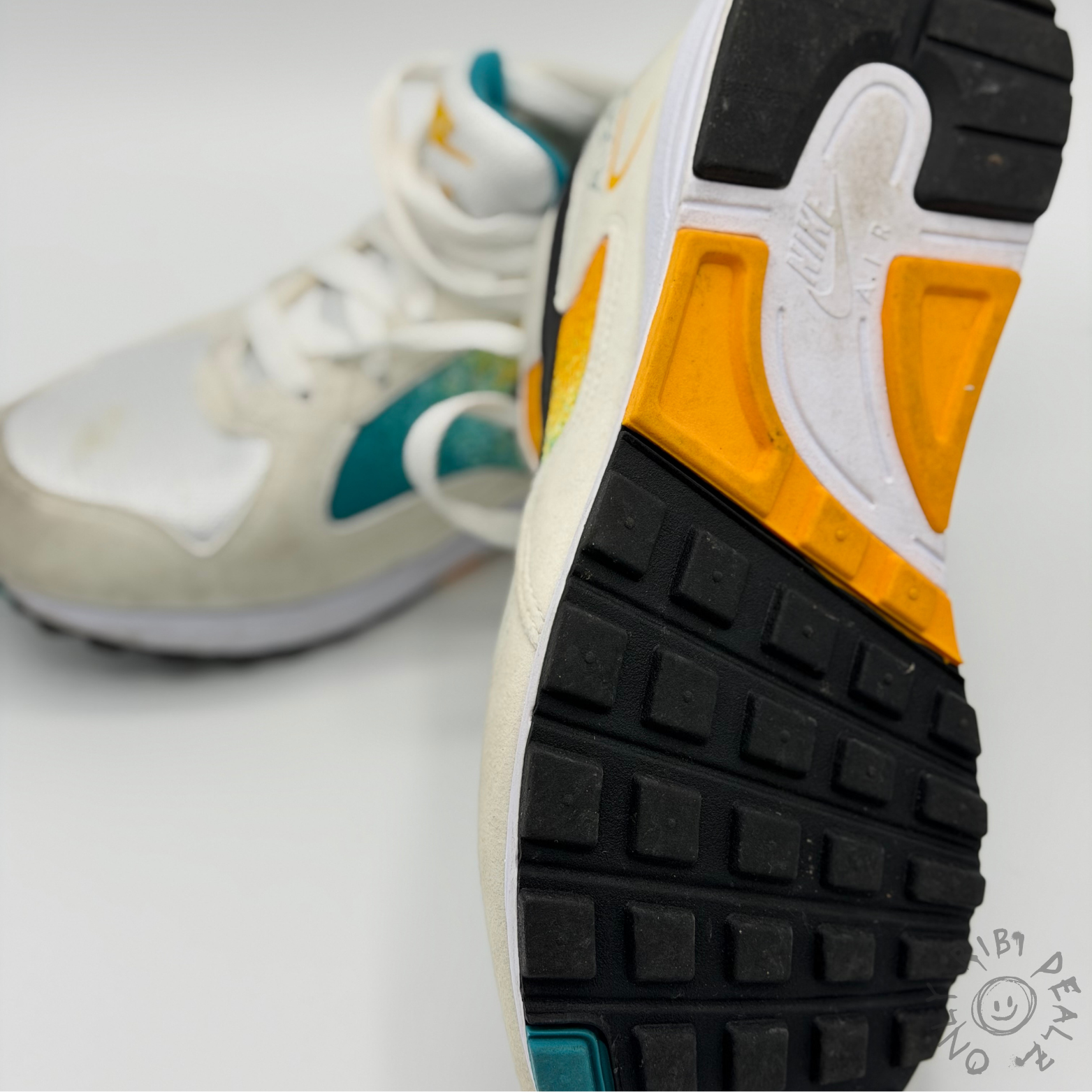 Nike Air Vintage Runner – Weiß / Teal / Gelb (40.5)
