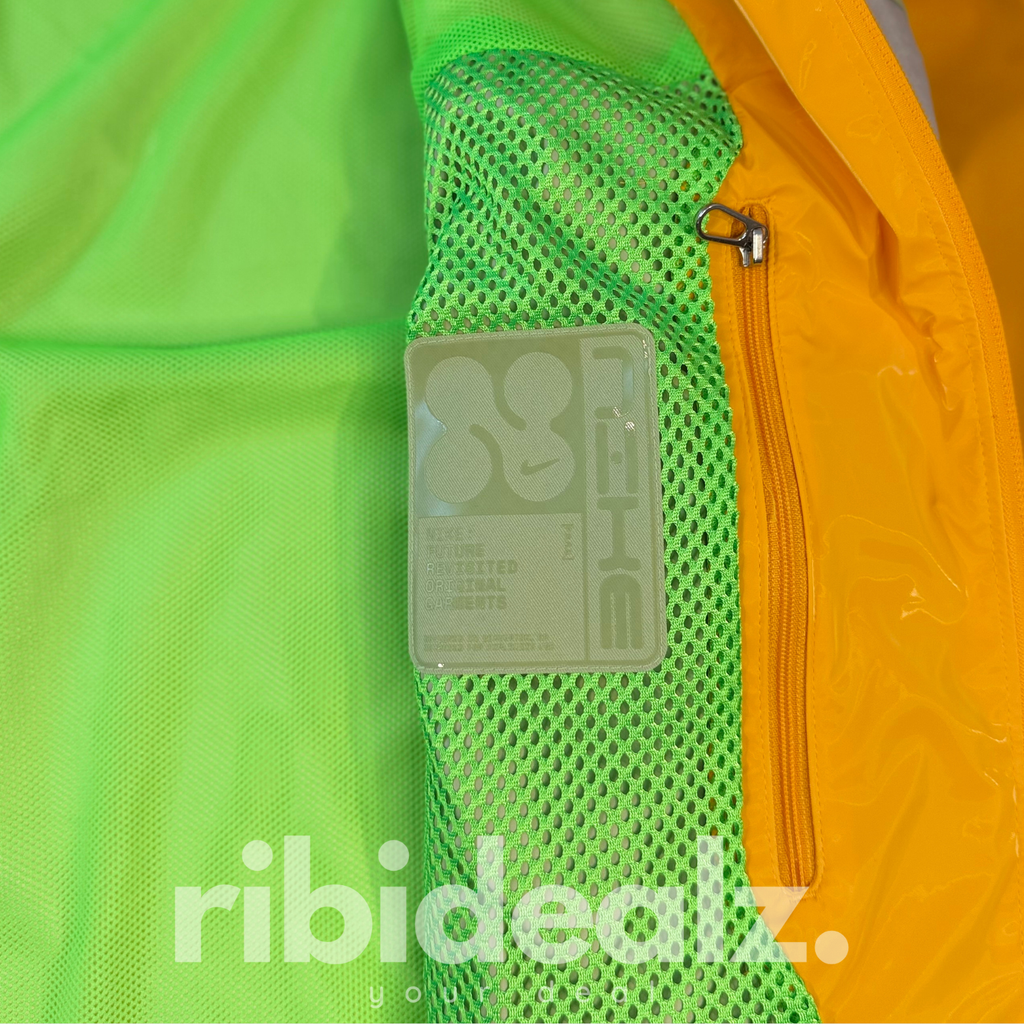 Nike Oversized Fit Trainingsjacke Orange – Glanzfinish – Unisex – Neu