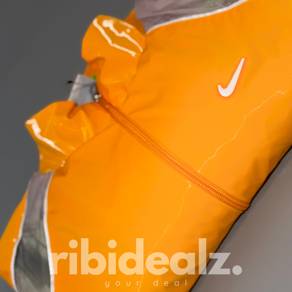 Nike Oversized Fit Trainingsjacke Orange – Glanzfinish – Unisex – Neu