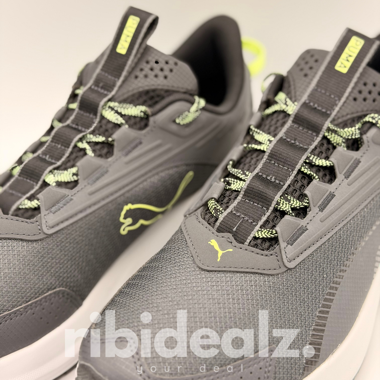 PUMA Trail Low Sneaker Schwarz Grau Neon Grün – Outdoor Running Sneaker - Neu