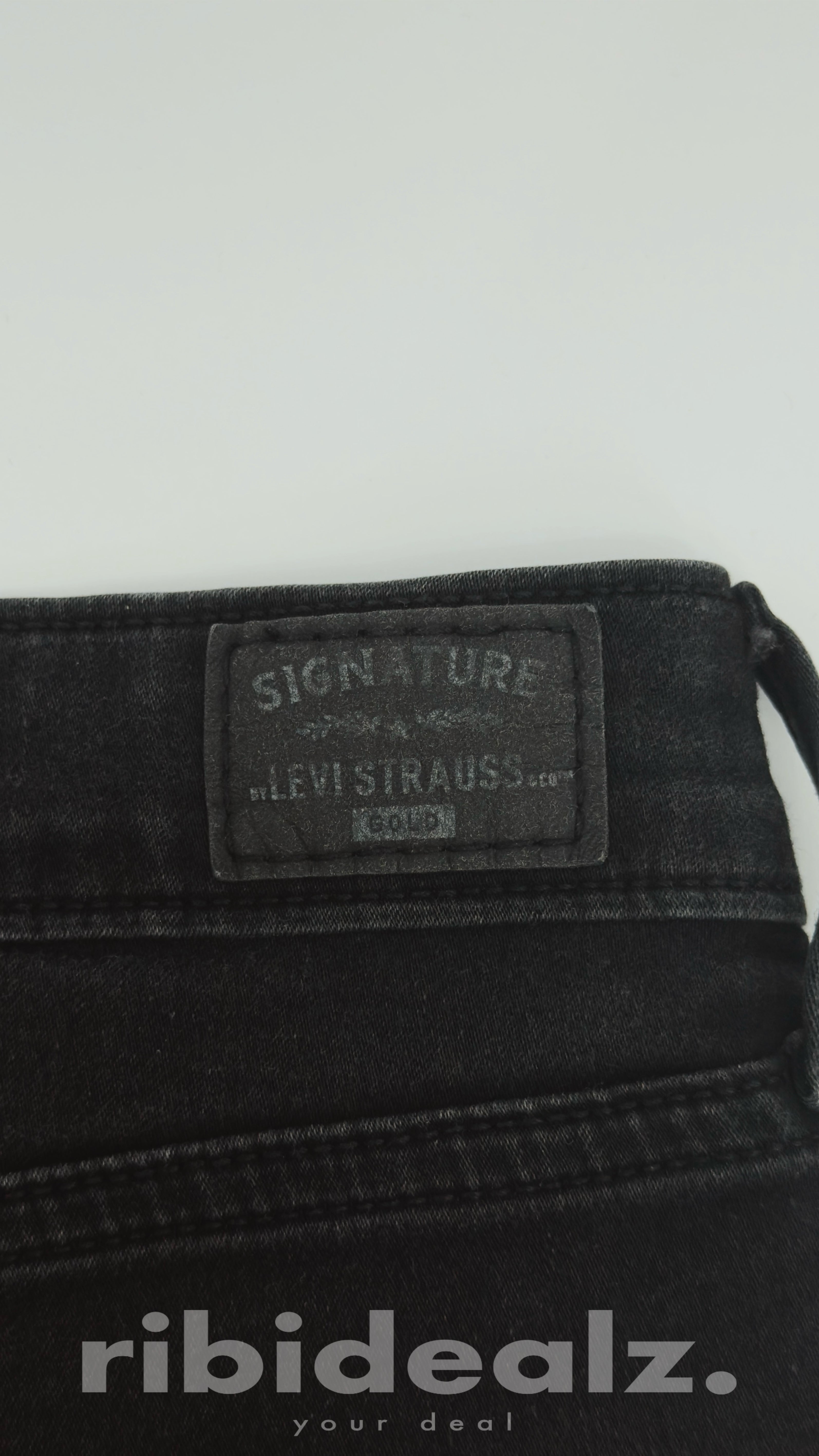 Levi’s Signature Jeans Damen Schwarz Mid-Rise W28 L30